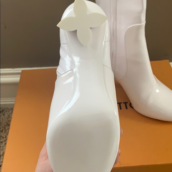 SOLD - Picture 4 of 5